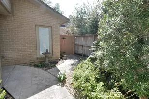 8003 Oakwood Forest Dr, Houston, TX 77040 - Photo 5