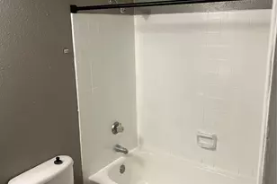 3900 Woodchase Dr, Houston, TX 77042 - Photo 13