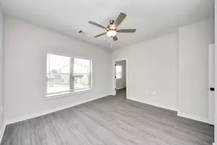 7711 Longmire Rd, Conroe, TX 77304 - Photo 27