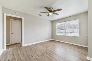 8759 Josie St, Houston, TX 77029 - Photo 5