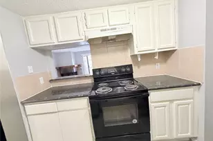 9461 Pagewood Ln, Houston, TX 77063 - Photo 11