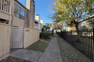 9461 Pagewood Ln, Houston, TX 77063 - Photo 3