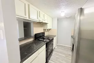 9461 Pagewood Ln, Houston, TX 77063 - Photo 9