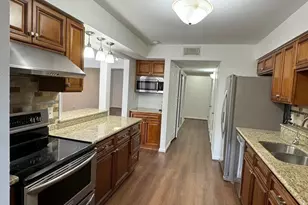 12925 Trail Hollow Dr, Houston, TX 77079 - Photo 5