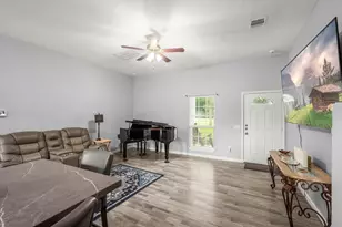 10871 Coaster Ln, Conroe, TX 77306 - Photo 7