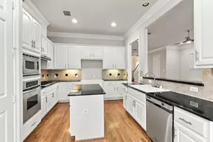 5722 Beverly Hills Walk, Houston, TX 77057 - Photo 15