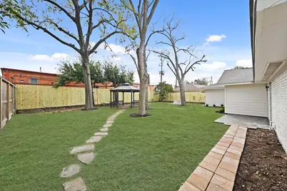 3011 Freshmeadows Drive, Houston, TX 77063 - Photo 47