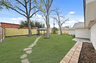 3011 Freshmeadows Dr, Houston, TX 77063 - Photo 47