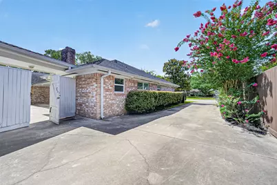 10118 Briar Forest Drive, Houston, TX 77042 - Photo 41