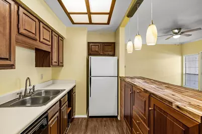 921 Marine Drive #223, Galveston, TX 77550 - Photo 9