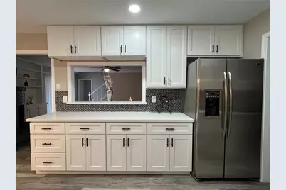 5120 E Bayou Dr, Dickinson, TX 77539 - Photo 3