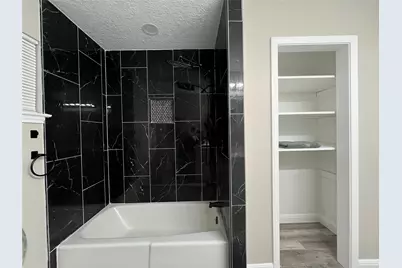 5120 E Bayou Dr, Dickinson, TX 77539 - Photo 23