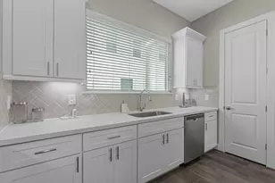 8311 Brecha Ln, Houston, TX 77055 - Photo 7