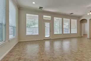 118 Robindale Cir, The Woodlands, TX 77384 - Photo 7