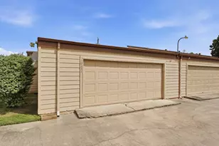 10331 Huntington Pl Dr, Houston, TX 77099 - Photo 25