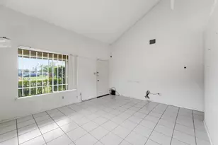 10331 Huntington Pl Dr, Houston, TX 77099 - Photo 5