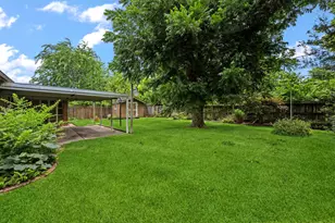7103 Pella Dr, Houston, TX 77036 - Photo 27