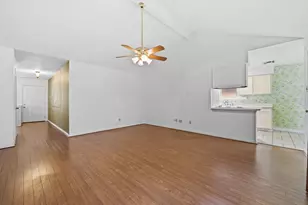 7103 Pella Dr, Houston, TX 77036 - Photo 7