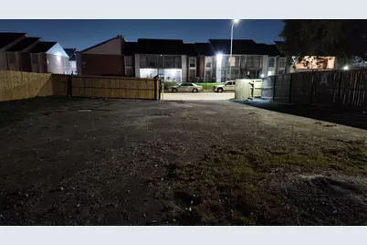 9702 Crofton Street, Houston, TX 77016 - Photo 3