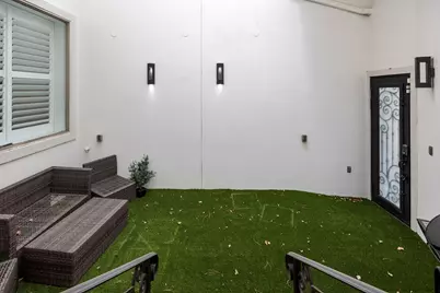 1210 Parkerhaven Court, Houston, TX 77008 - Photo 19