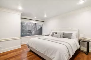 172 Litchfield Ln, Houston, TX 77024 - Photo 7