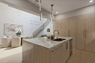 10 S Briar Hollow Ln, Houston, TX 77027 - Photo 17