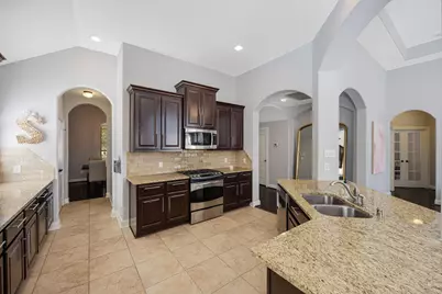 31 S Victoriana Circle, Spring, TX 77389 - Photo 17