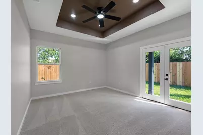 5201 Kenilwood Dr #B, Houston, TX 77033 - Photo 13