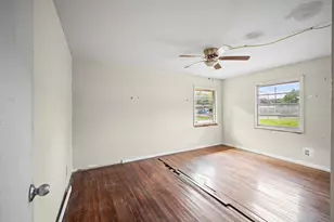 9011 Sandpiper Dr, Houston, TX 77074 - Photo 17