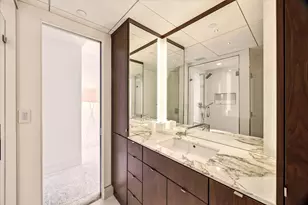 121 N Post Oak Ln, Houston, TX 77024 - Photo 25
