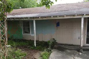 7823 Appleton St, Houston, TX 77022 - Photo 25