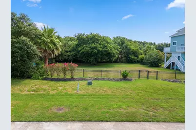 3435 Eckert Drive, Galveston, TX 77554 - Photo 5