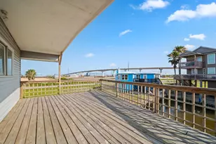 24 Kingfish Ln, Freeport, TX 77541 - Photo 11