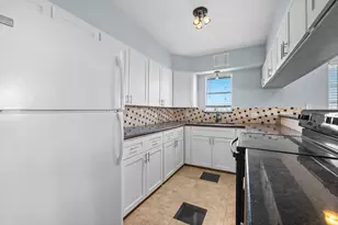 24 Kingfish Ln, Freeport, TX 77541 - Photo 17