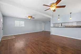 24 Kingfish Ln, Freeport, TX 77541 - Photo 15
