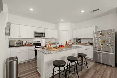 718 Amesbury Road, Conroe, TX 77316 - Photo 9