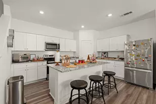 718 Amesbury Rd, Conroe, TX 77316 - Photo 9