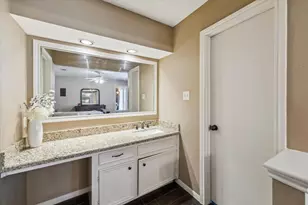 2043 Middle Creek Dr, Houston, TX 77339 - Photo 9