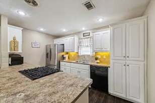 2043 Middle Creek Dr, Houston, TX 77339 - Photo 3