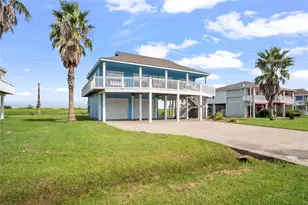 3189 Castle Dr, Crystal Beach, TX 77650 - Photo 1