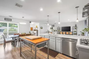2206 Willowby Dr, Houston, TX 77008 - Photo 11