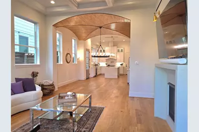 613 W 26th Street, Houston, TX 77008 - Photo 1
