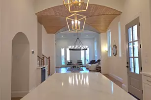613 W 26th St, Houston, TX 77008 - Photo 7