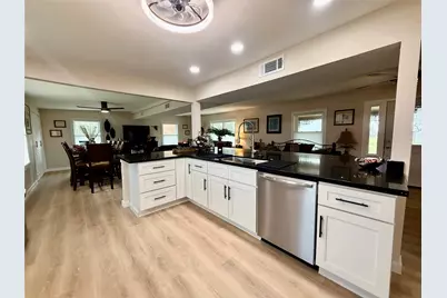 302444 Plantation, Damon, TX 77430 - Photo 15