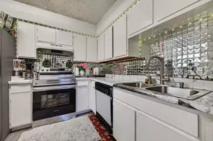 6601 Sands Point Dr, Houston, TX 77074 - Photo 13