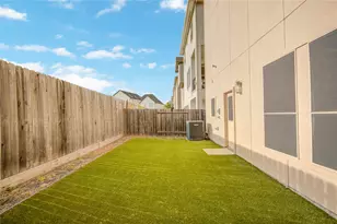 9624 Cambridge Manor Ln, Houston, TX 77045 - Photo 43