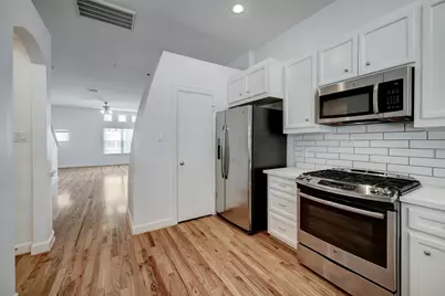 5941 South Loop E #1002, Houston, TX 77033 - Photo 9