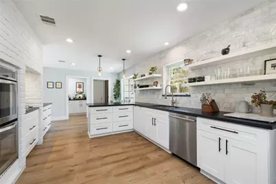 7619 Westwind Lane, Houston, TX 77071 - Photo 11