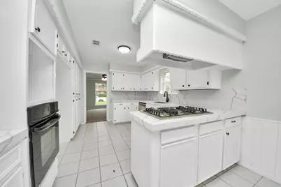 9623 Hearthwood Drive, Houston, TX 77040 - Photo 11