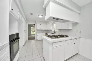 9623 Hearthwood Dr, Houston, TX 77040 - Photo 11